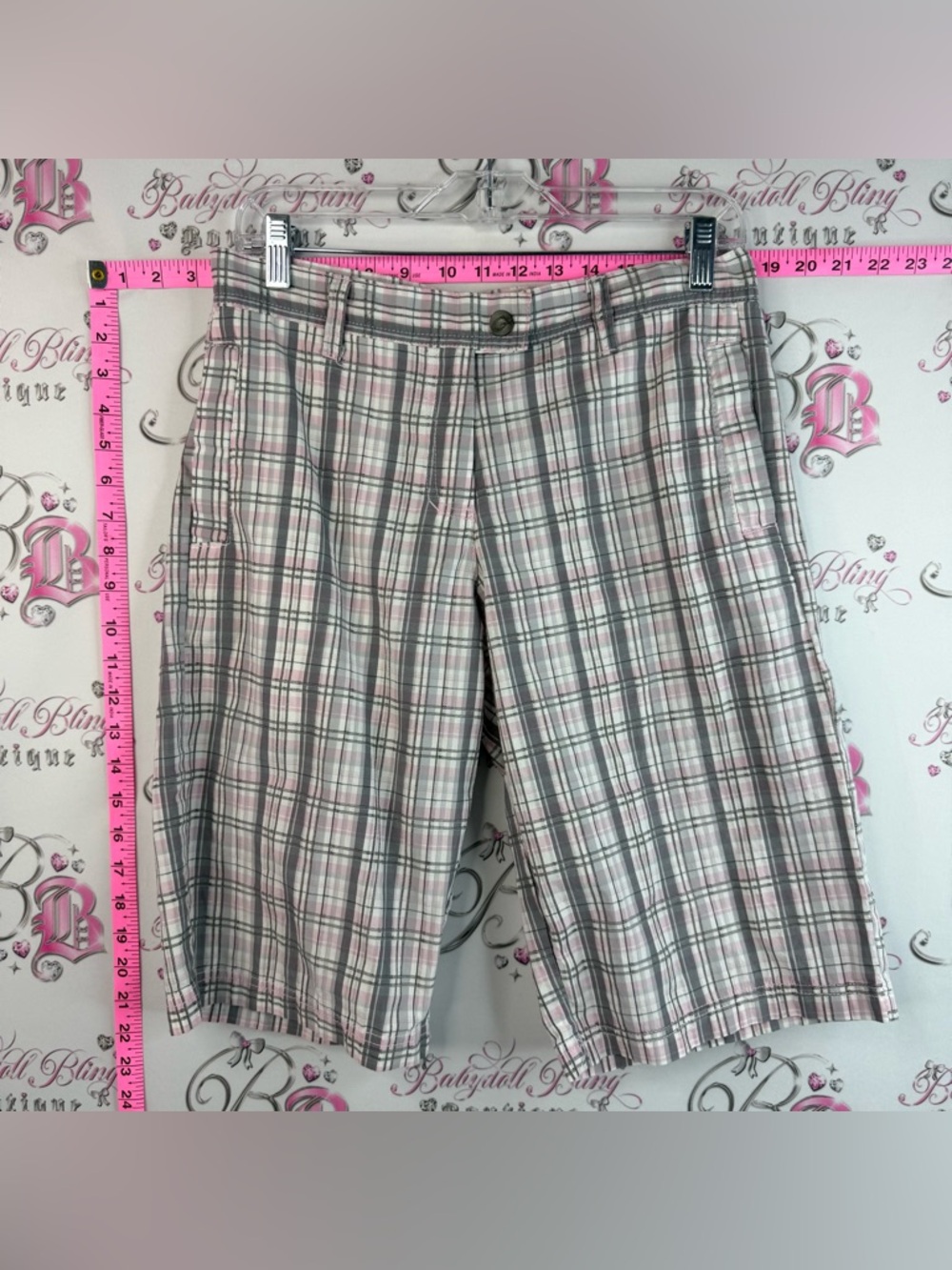 Quagmire Golf - Women's Plaid Cargo Shorts Pink, Gray and White Zipper Pocket